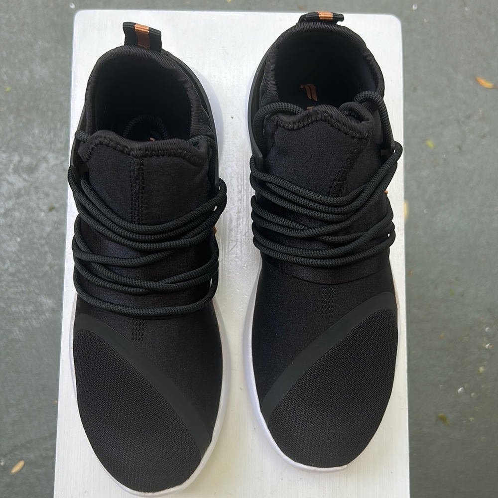 Fabletics Size 8.5 - image 1